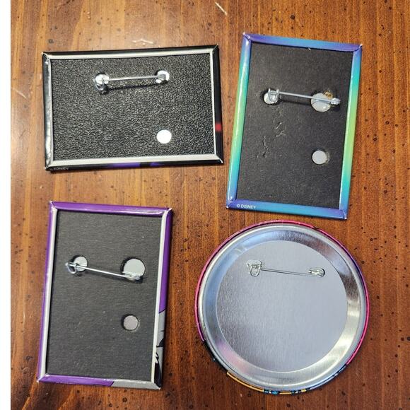 Set of‎ 4 1995 Disney "Pocahontas" Promo Pinbacks NWOT - Picture 2 of 2